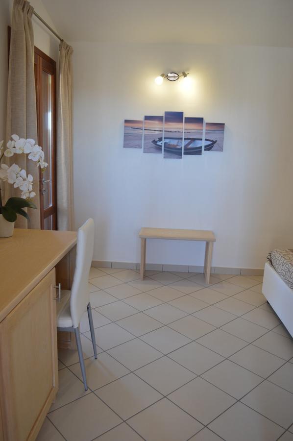 Guest Rooms Affittacamere 산테오도로 외부 사진