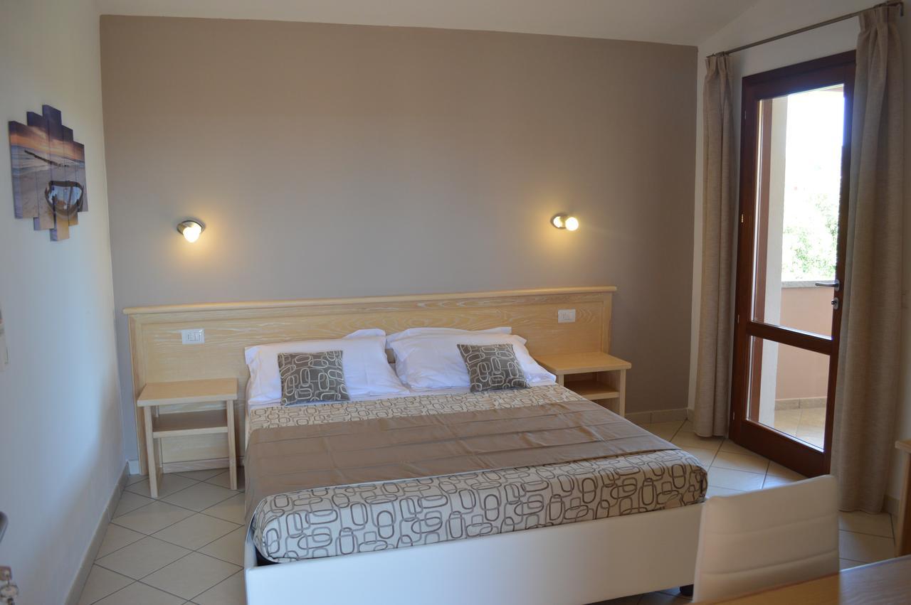 Guest Rooms Affittacamere 산테오도로 외부 사진