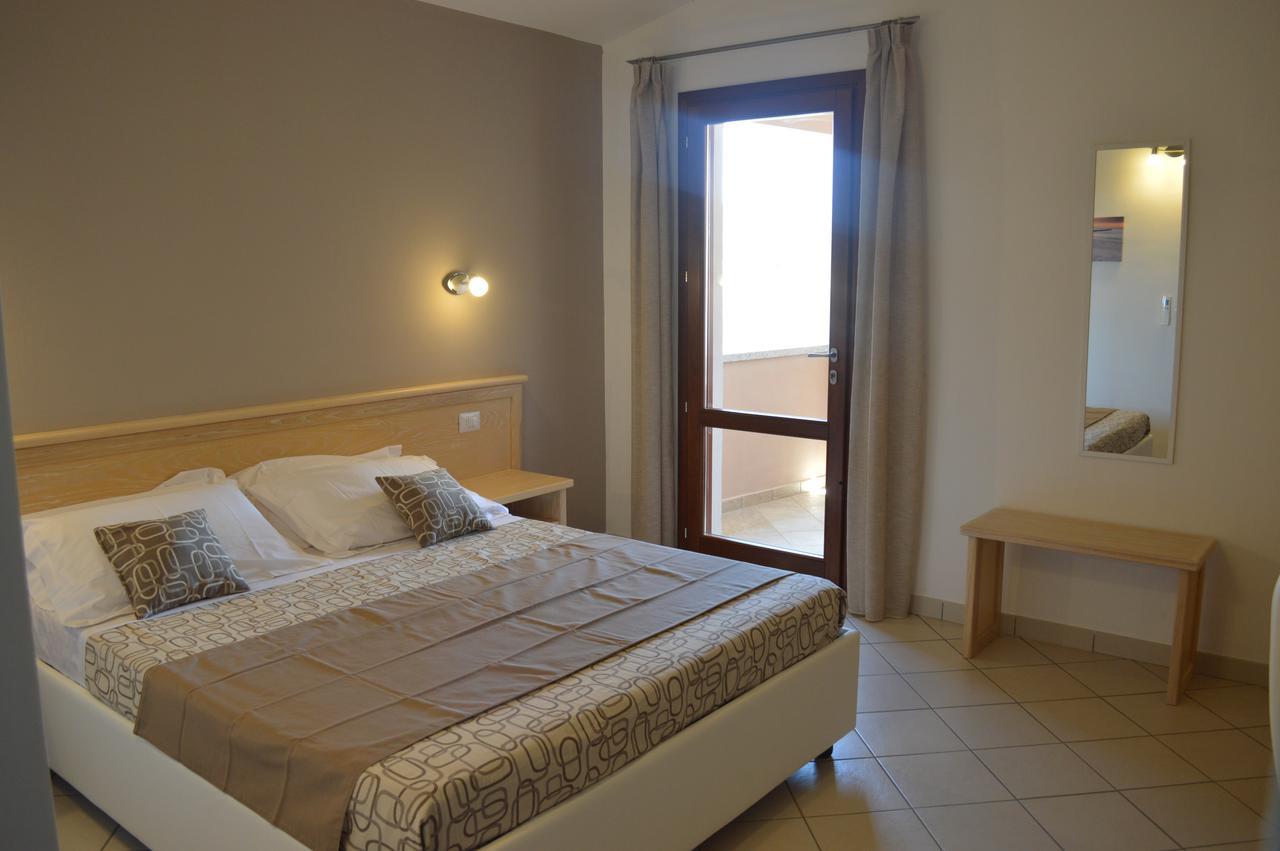 Guest Rooms Affittacamere 산테오도로 외부 사진