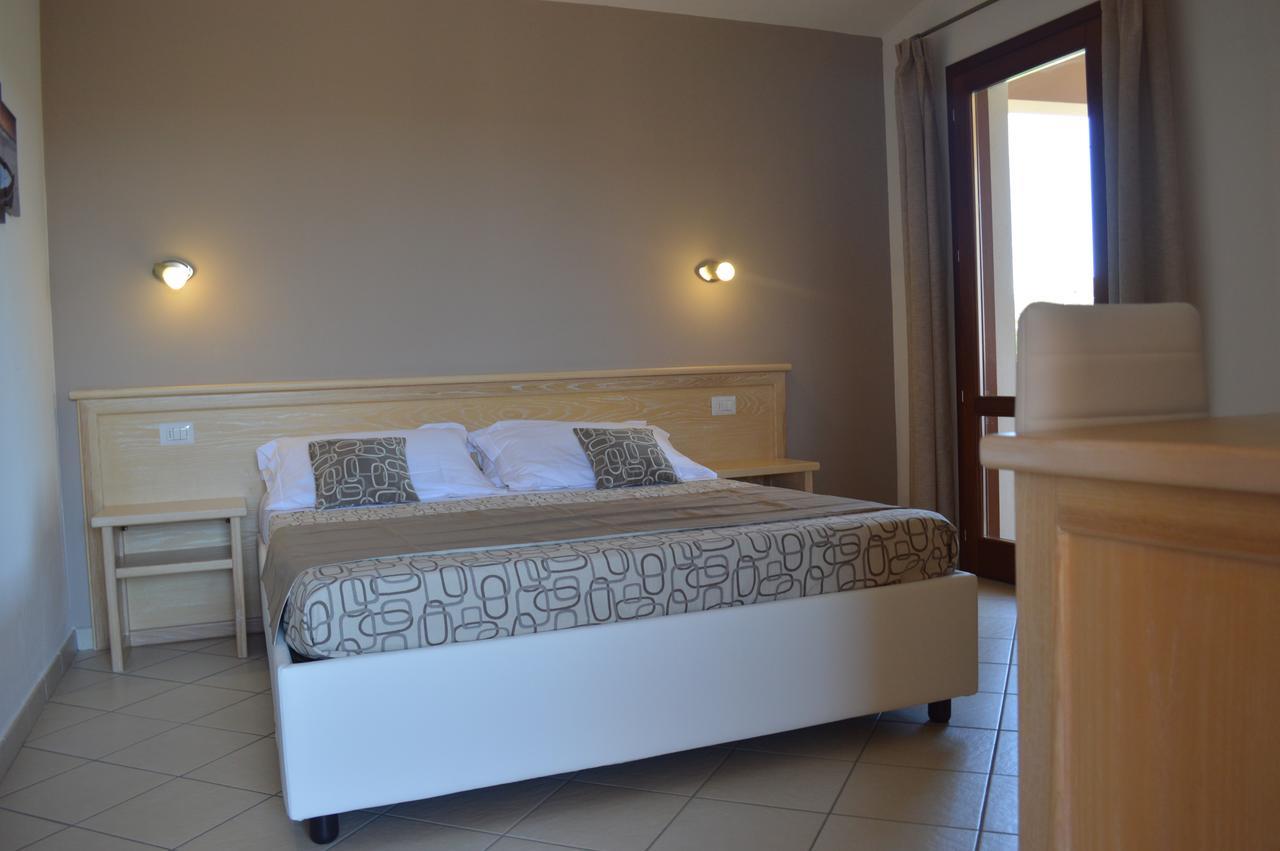 Guest Rooms Affittacamere 산테오도로 외부 사진