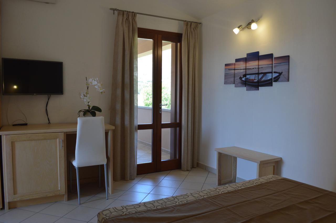 Guest Rooms Affittacamere 산테오도로 외부 사진