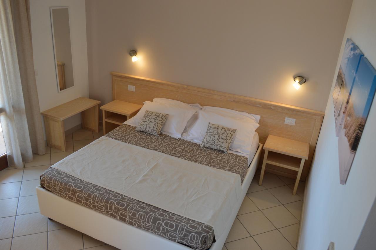 Guest Rooms Affittacamere 산테오도로 외부 사진