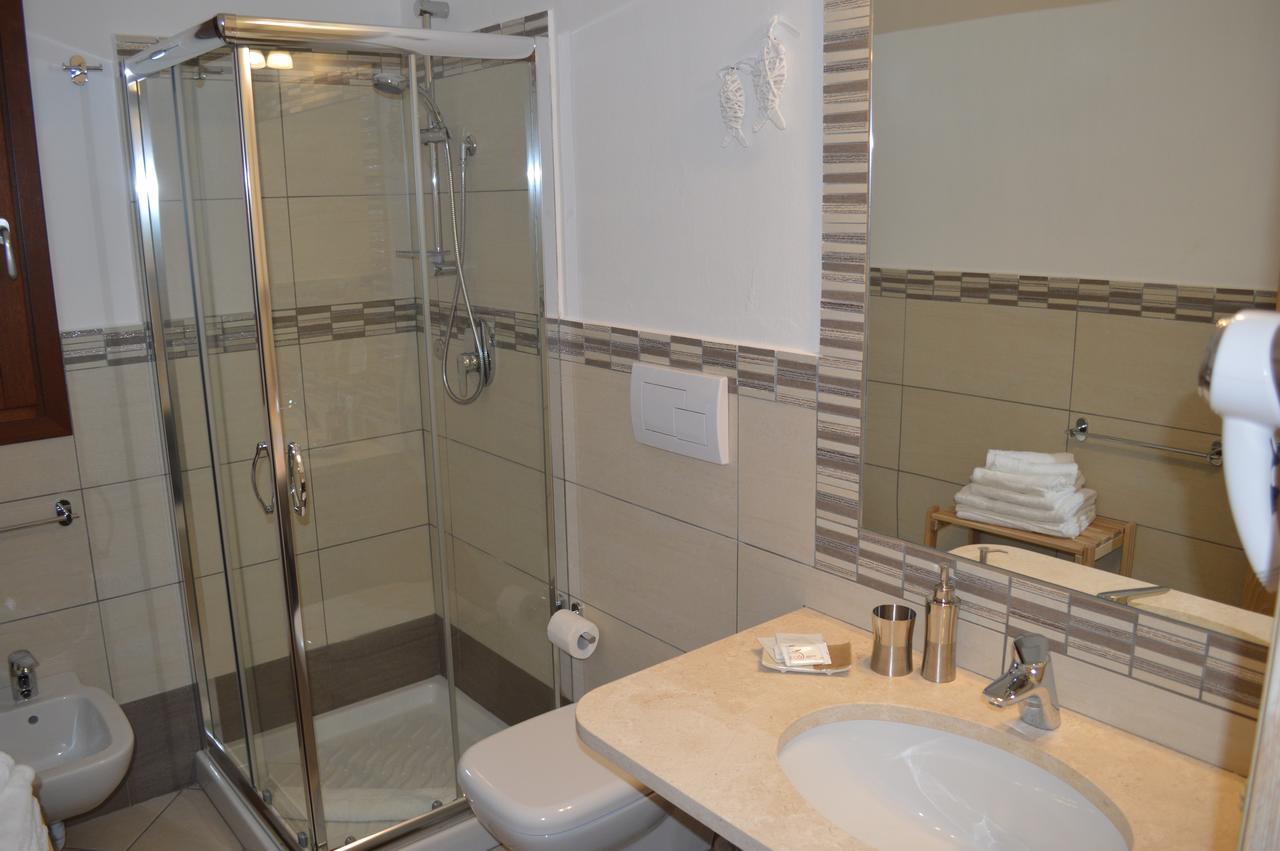 Guest Rooms Affittacamere 산테오도로 외부 사진