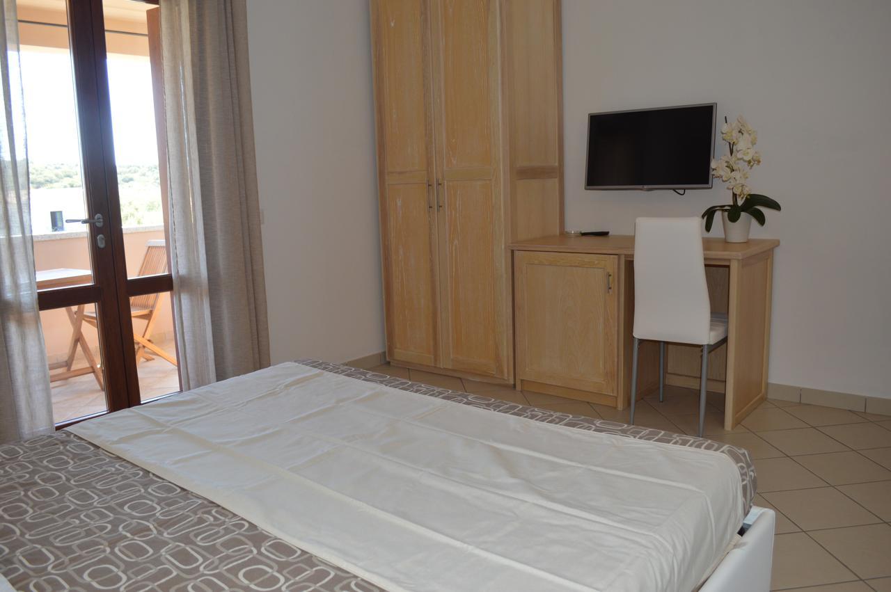 Guest Rooms Affittacamere 산테오도로 외부 사진
