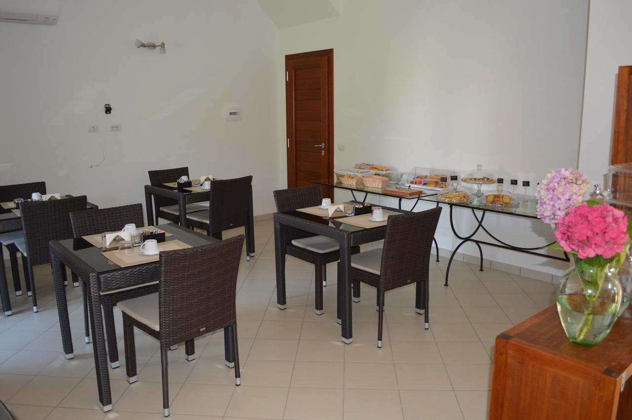Guest Rooms Affittacamere 산테오도로 외부 사진