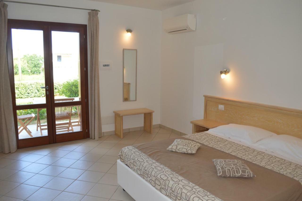 Guest Rooms Affittacamere 산테오도로 외부 사진