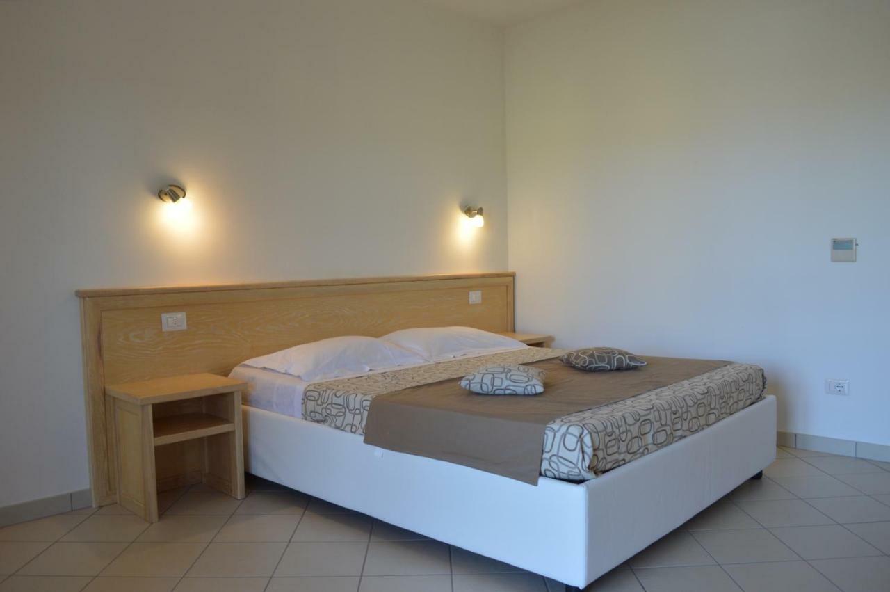 Guest Rooms Affittacamere 산테오도로 외부 사진