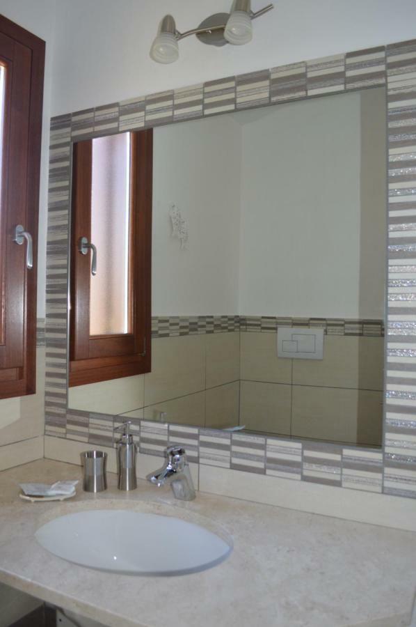 Guest Rooms Affittacamere 산테오도로 외부 사진